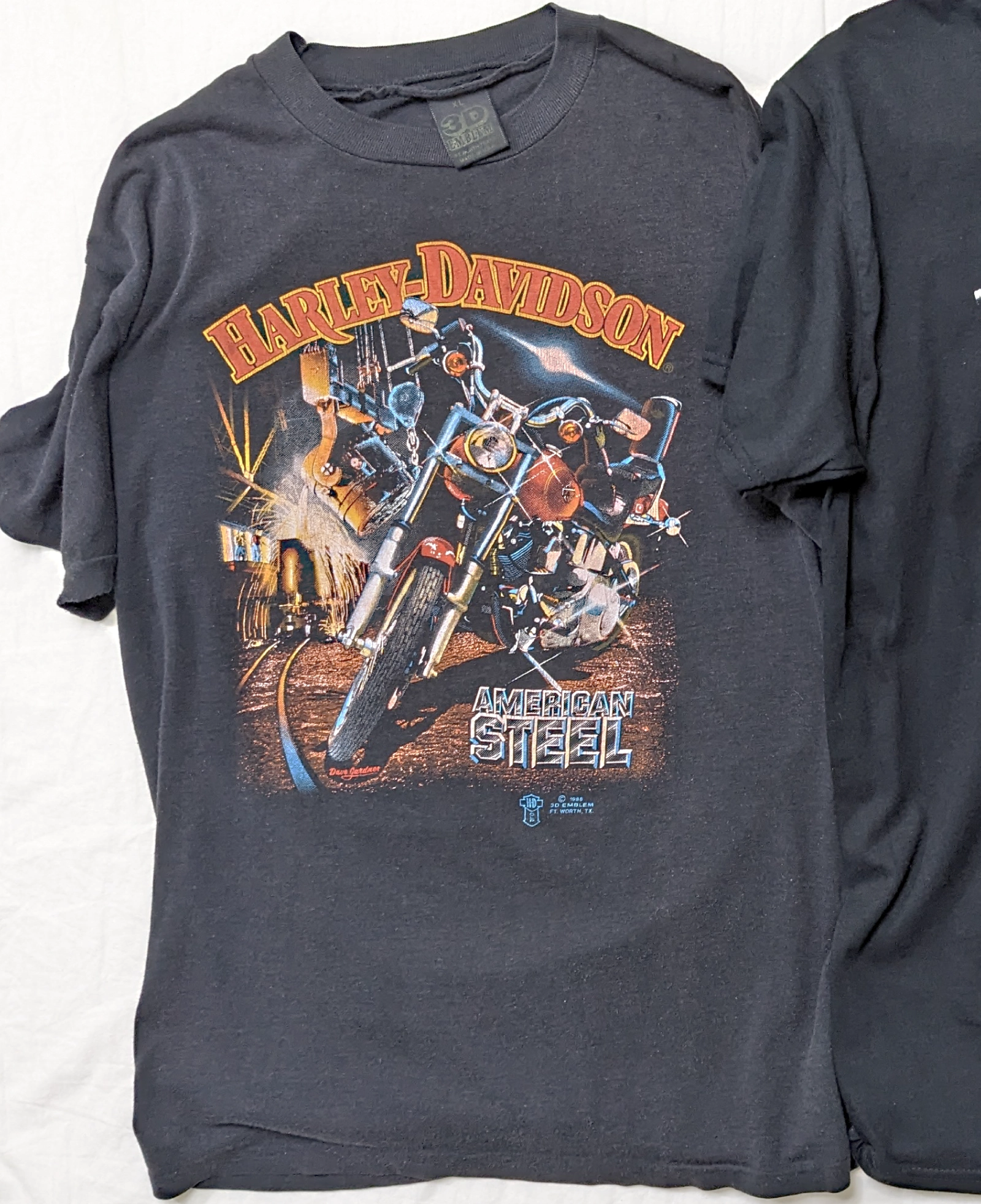 Vintage black tee reference 01