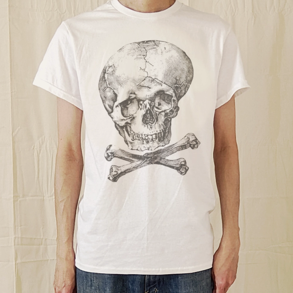 SKULL CROSSBONES 着用