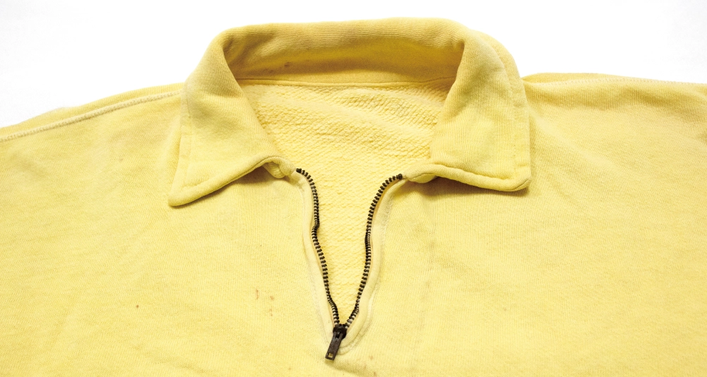 ハーフジップネックのヴィンテージスウェット