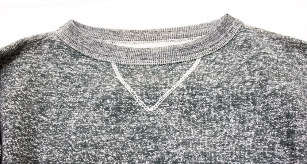 襟ぐりステッチの例 2